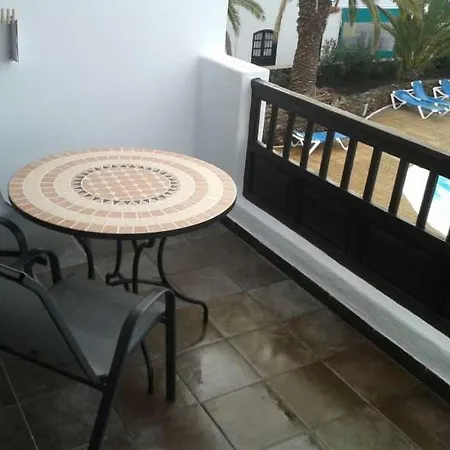 Sleeps 4 Pool Wifi Apartament