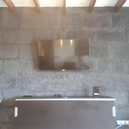 Sleeps 4 Pool Wifi