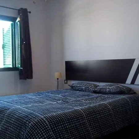 Sleeps 4 Pool Wifi Apartment